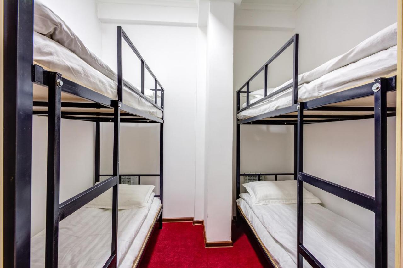 White Hotel & Hostel Bichkek Extérieur photo
